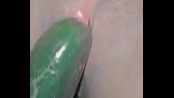 Preview 1 of Guy Bra - Mi mujer me pide que la masturbe con un pepino