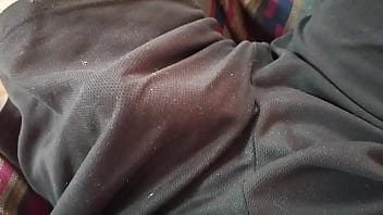 Preview 2 of Videos Bochongnangdau Com - Verga bajo el short baila