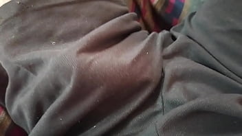 Preview 3 of Videos Bochongnangdau Com - Verga bajo el short baila