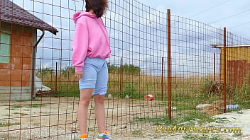 Preview 3 of Usa Milf Handob - Desperate hipster girl trying hard to pee