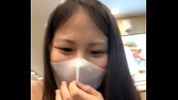 Preview 4 of Only Pari - G&aacute_i Việt call video tự sướng với bạn trai trong Vincom mall