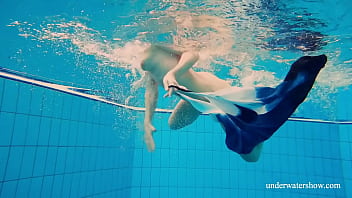 Preview 3 of Xxnx Fast Time Video - Avenna is shy first in the pool but then gets horny