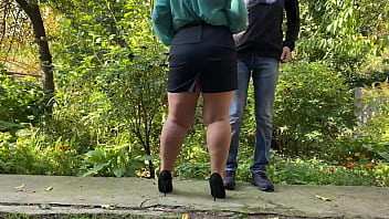 Preview 2 of Angela White Porn Tubexxx - bbw in a short skirt and high heels helped the guy pee on the street
