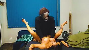 Preview 4 of Sunny Leone Ice Pron Movie - Halloween infernal Michael Myers Halloween comendo mulher casada