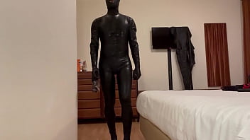 Preview 1 of Bbd Xxnxx Pronn - Unzip the beast,  the huge latex cock of Latexitaly