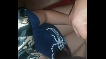 Preview 2 of Mom Pocie - Me la chupa pendeja vendada los ojos