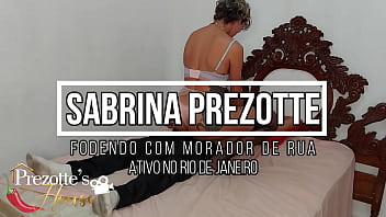Preview 1 of Bbw Brazzers Doggystle - A Travesti do pau grande,  Sabrina Prezotte fodendo com morador de rua no Rio de Janeiro.  Completo no RED