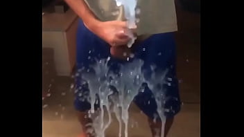 Preview 2 of Gezwungen Im Schlf - Se chegar 500 RT solto o v&iacute_deo esse jato de porra no fundo do meu cu.