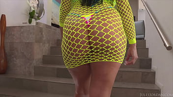Preview 1 of Vedio Sex Gay Hd Sex Gay - JulesJordan.com - Lexington Steele&#039_s BBC Manhandles Mona Azar&#039_s Natural Curves