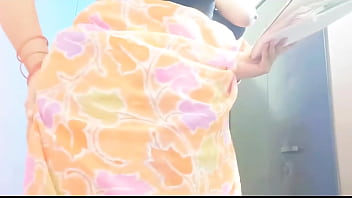 Preview 4 of Jepan Porno Semy - Tamil Aunty Looking Very Hot And Romantic Mood In Indian Saree