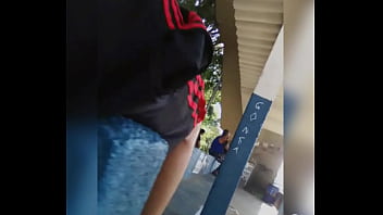 Preview 2 of Chris Gayle Xxx - Mostrando a bunda no ponto de &ocirc_nibus