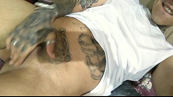 Preview 3 of Bald Females - Homem trans depois de gozar gostoso