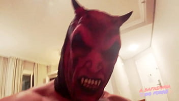 Preview 4 of Livegonzo Ariella Ferrera Fuck - Halloween safado: A Bruxa sentou na pica preta do Capeta