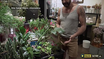 Preview 1 of Hd X Vedos - EL FLORISTA POLLON - Trailer Parte 1