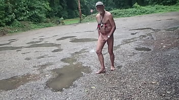 Preview 4 of Indian Small School Girl Sex Mms - exhib sous la pluie dans les flaques