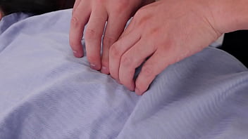 Preview 2 of Sucking Gloryhole - 絶妙タッチのおっぱいマッサージでおばさんが夢中になる巨乳中出し整体院　芦川夕子