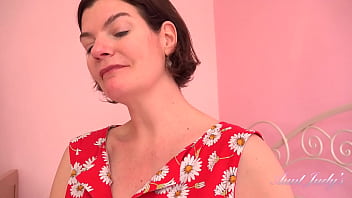 Preview 2 of Kendra Lut Porno - AuntJudys - Your 44yo Step-Aunt Jenny sucks your cock (Virtual POV)