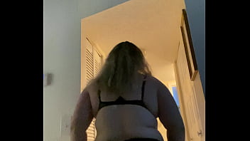 Preview 1 of Sxxxy Video Frist Time School - Trying my new outfit / nueva lenceria
