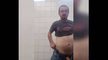 Preview 4 of Watch Two Bj - Professor Dotadu pelado no parque