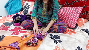 Preview 1 of Boyfriend Girlfriend Saxci Vedio - Sobia Nasir Removing Clothes