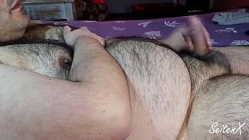 Preview 1 of Gloryhole Creampie 3gp - Gordo peludo eyacula mucho semen