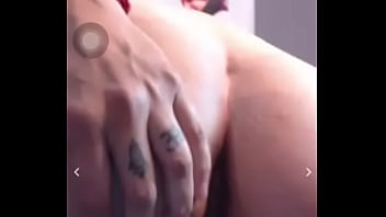 Preview 1 of Tremendo Squirt Beatriz - Gostosa do c&acirc_mera prive