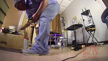 Preview 2 of Shakila Full Nude Sex - A naked maid is cleaning up in an IT engineer&#039_s office. cam 1