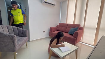 Preview 1 of Ranbir Kapoor Xxx Video - Descubro que soy el amor imposible de mi timida hermanastra y la follo para guardar el secreto y no decirle a mis padrastros.