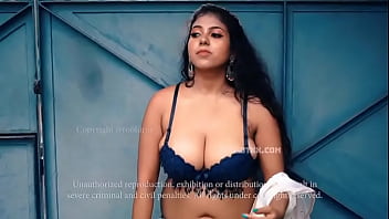 Preview 2 of Pela Pili Vidio - Desi Hot Bhabhi Roohi 17 &ndash_ Naari Magazine Hot Beauty Modeling