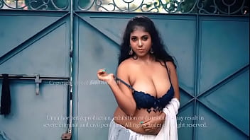 Preview 3 of Pela Pili Vidio - Desi Hot Bhabhi Roohi 17 &ndash_ Naari Magazine Hot Beauty Modeling