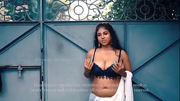 Preview 4 of Pela Pili Vidio - Desi Hot Bhabhi Roohi 17 &ndash_ Naari Magazine Hot Beauty Modeling