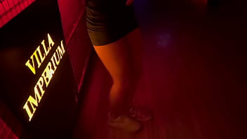Preview 2 of Non Veg Shayri - Morena bem novinha brinca na Gloryhole em casa de swing (Villa Imperium)