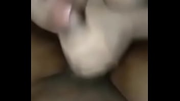 Preview 4 of Ladki Ki Sil Todi Khun Nikla - Punheta humilhante: esposa conta quantos j&aacute_ sentou e corno goza ouvindo