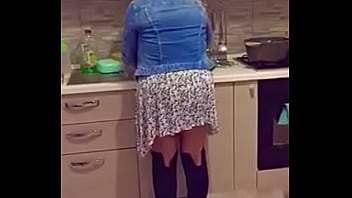 Preview 1 of Indiangrupe Sexsix Girls - Mi esposa en la cocina