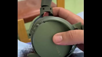 Preview 1 of Indian Dg6 Org - On ear Sony headset jerk off