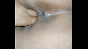 Preview 2 of Julia Bond Uk Sex On Couch - Mi mujer riqu&iacute_sima