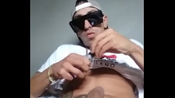 Preview 2 of Xxx Scholl - Dotadito r&ecirc_ caliente,  con aceite de uva,  segui acabando despues de cortar El video