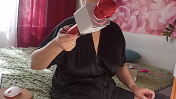 Preview 1 of Awek Mersing Kedai Buku - Sex performance of a mature Russian slut wife. A whore&#039_s makeup lesson and a big black dildo in a mature wet pussy...