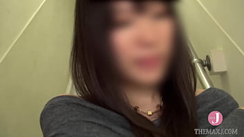 Preview 3 of Mom Handjob Cum In Eat Mouth - She climaxes as soon as she gets her pussy stirred up with a rotor and finger man!