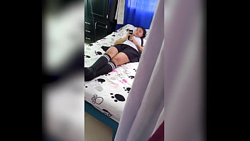 Preview 1 of Bathroom Xnxx Remove Dress - ESPI&Eacute_ a mi HERMANASTRA ESTUDIANTE cuando llega de las clases y cree que est&aacute_ sola en casa...
