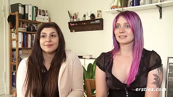 Preview 1 of Chains Girls Porn - Ersties: S&uuml_&szlig_e deutsche Studentinnen machen es mit viel &Ouml_l