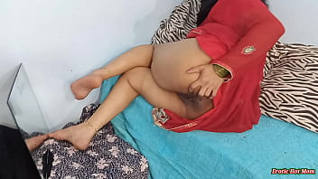 Preview 4 of Milf Mhore - Muslim StepSister inlaw Sara Bhabhi exposing her super duper hot and sexy body in hijab with sexy hot moans