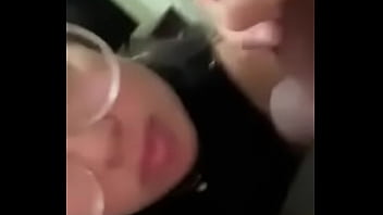 Preview 2 of Istri Selingkuh Japsex Tante - Casada fazendo boquete gostoso no cuckold. (POV). Completo no RED.