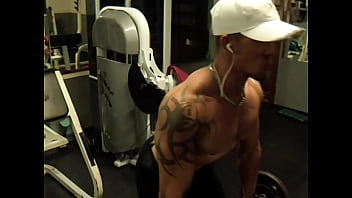 Preview 2 of Tall Lezza Lair - Vloog Prepara&ccedil_&atilde_o Fitness