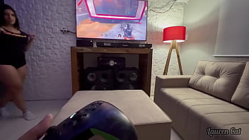 Preview 1 of Slave Oy Fetish - Ele jogava video game,  interrompi e fiz ele me foder