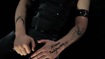 Preview 1 of Keshya Greey - Guy wanking in latex suit