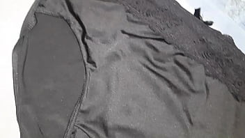 Preview 2 of Move My Pant - Me masturb&eacute_ y me corr&iacute_ en los calzones negros de mi major amiga