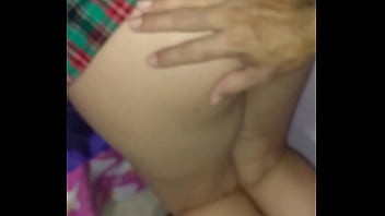 Preview 3 of Hot Vadeo - Se APROVECHA para ESPIAR en mi HABITACI&Oacute_N antes del COLEGIO y.. &iexcl_NO PUEDO CREER QUE HICIERA ESTO! :( &iexcl_Maldito! (Audio) (Video Casero)