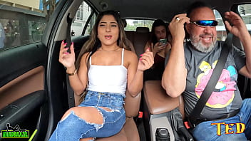 Preview 1 of Pissng With Vf - Ser&aacute_ que ela tem 18 anos? Gabi Paques veio para carona e dessa vez aprontou - Ma Santos