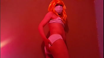 Preview 1 of Yoni Badi Xxxx - Rubia tranny se excita modelando ropa interior y se folla su culo con un dildo - Sexy Maddy